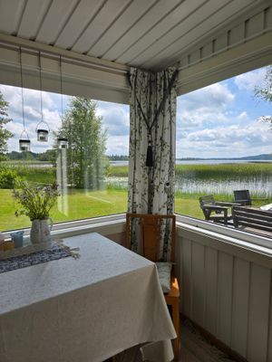 Mysig sommarstuga med sjötomt - Bild 12