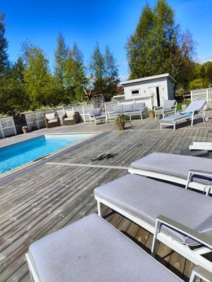 Hus med pool fem min till havet