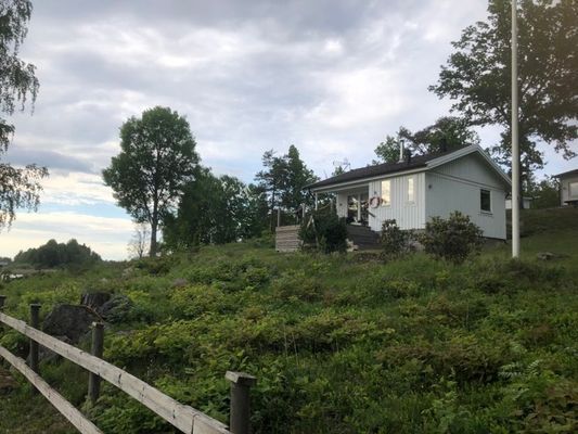 Strandnära stuga med fina fiske möjligheter.