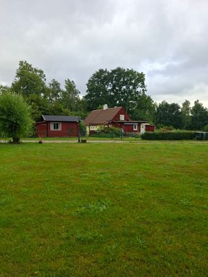 Mysigt litet hus på landet.