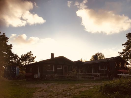 Mysig stuga med 2 kajaker - Bild 3