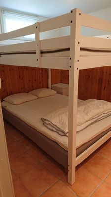 1st loftsäng 140cm och 1st "golvsäng" 140cm