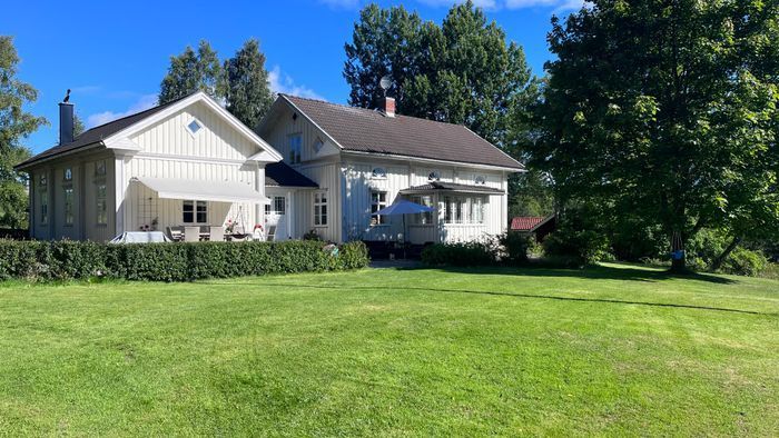 Lantlig pärla med bastu, spabad och naturnära läge