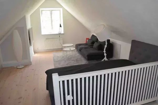 Mysigt gästhus på gård i rogivande natur - Bild 18