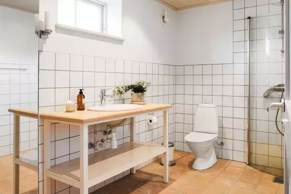 Mysigt gästhus på gård i rogivande natur - Bild 8