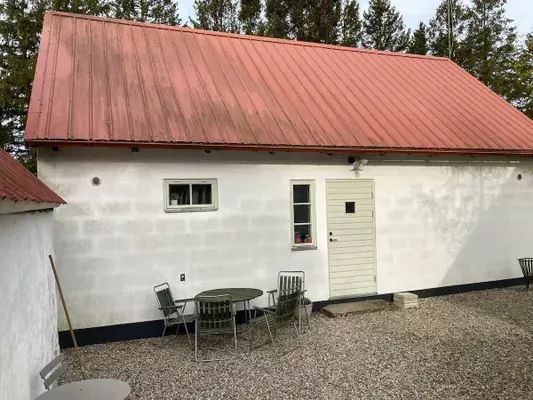 Mysigt gästhus på gård i rogivande natur - Bild 27