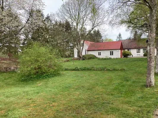 Mysigt gästhus på gård i rogivande natur - Bild 36