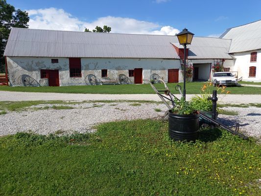 Kalkstensflygel med kul för barnen,nö-gotland. - Bild 23