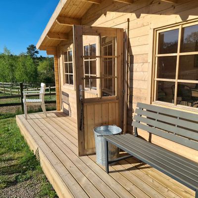 Mysig stuga i naturidyll