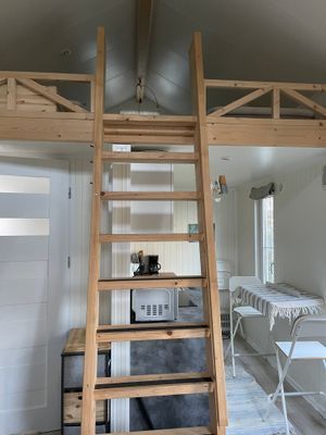 Fräsch liten stuga med sovloft - Bild 2