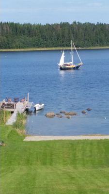 Timmerhus med egen sandstrand och brygga, inkl båt - Bild 4