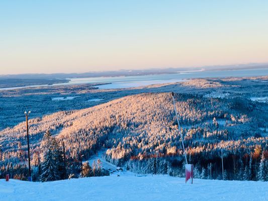 Granbergets skidanläggning med utsikt över Siljan