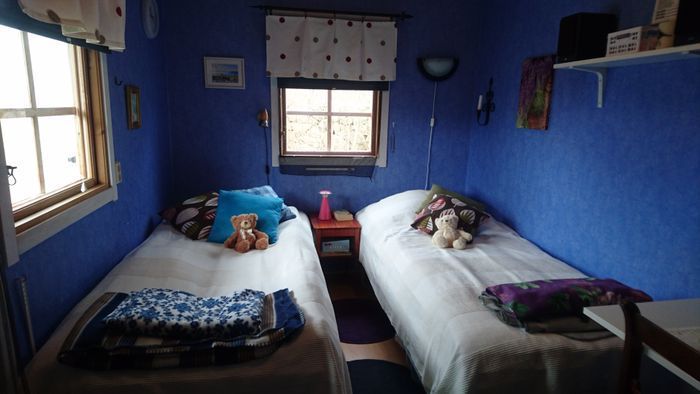 Röd liten stuga i blekingska skärgården - Bild 3