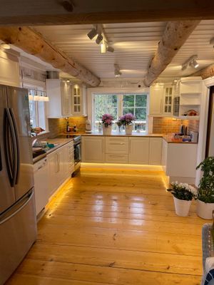 Timmerhus med egen sandstrand och brygga, inkl båt - Bild 9