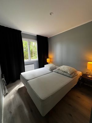 Mysigt boende i skogsglänta