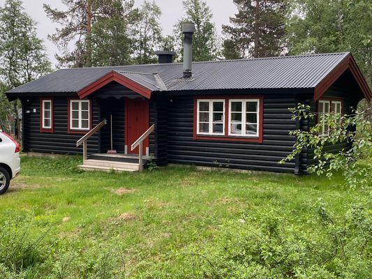 Stuga med bastu i Gubbmyren intill Lindvallen.