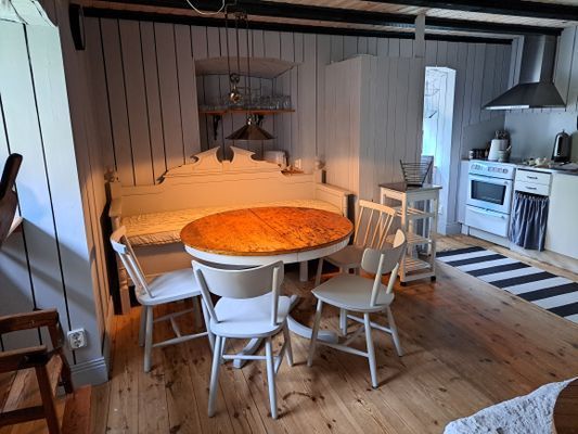 Kalkstensflygel med kul för barnen,nö-gotland. - Bild 5