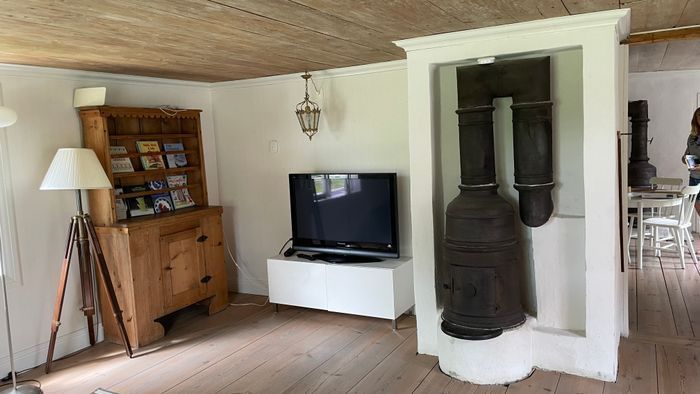 Mysig stuga i byn Löa i Bergslagen - Bild 12