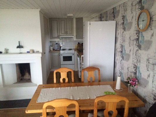 Kök i hop med allrum.