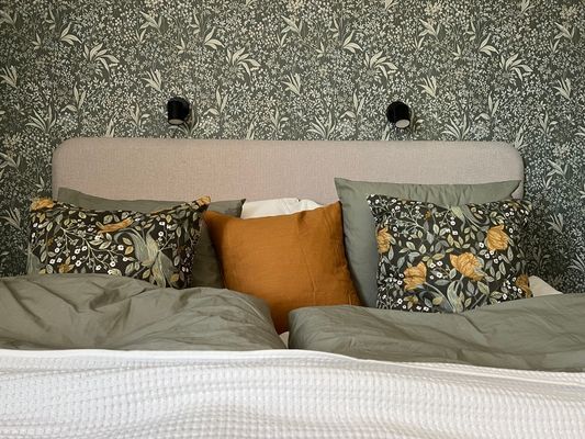 Nyrenoverad stuga i söderläge med brygga & roddbåt - Bild 16