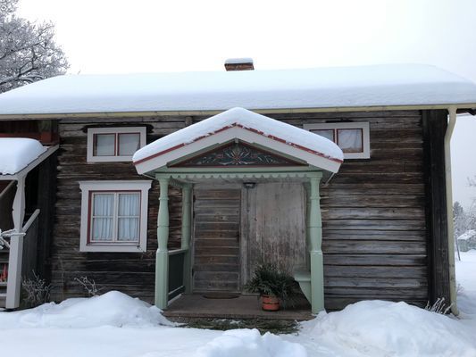 Modernt boende i timmerstuga från 1800-talet - Bild 1