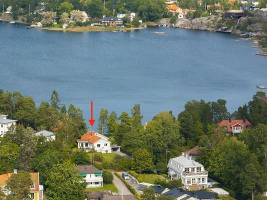 Välskött villa på Solsidans bästa läge
