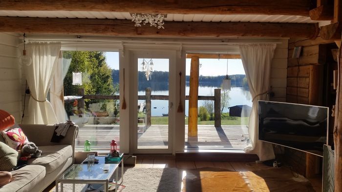 Timmerhus med egen sandstrand och brygga, inkl båt - Bild 22