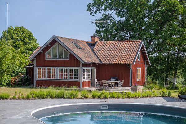Hus i Mölnbo med uppvärmd pool nära Gnes | SE13025