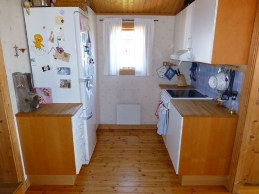 Del av köket (gamla luckor, har bytts ut, se förra bilden)