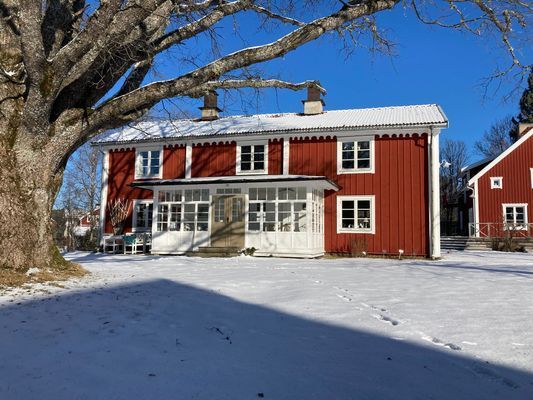 Mysig stuga i byn Löa i Bergslagen - Bild 32