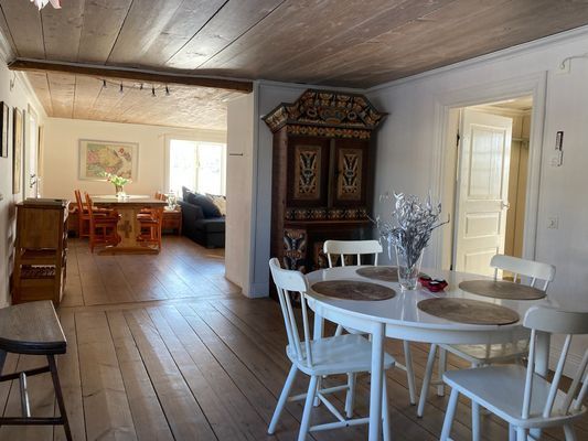 Mysig stuga i byn Löa i Bergslagen - Bild 25