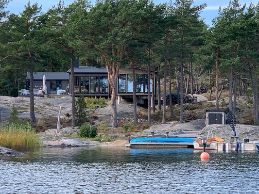 Skärgårdsvecka på en liten ö med egen strandtomt.