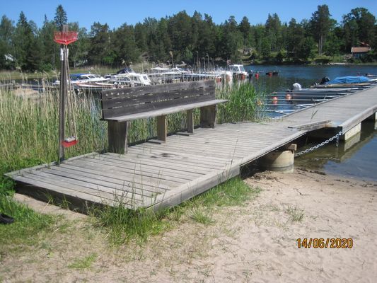 Bryggor för bad o fiske