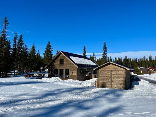 Nybyggd fjällstuga i härliga Höglekardalen