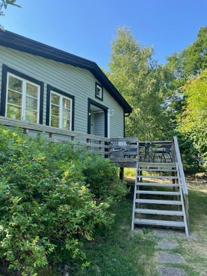 Strandnära stuga i naturskön miljö - Bild 4